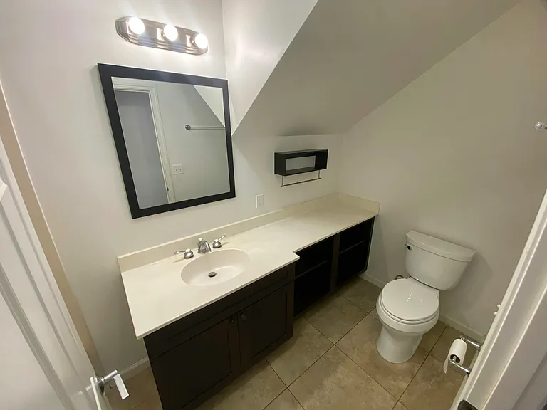 1886 Saint Louis Dr — Photo 20