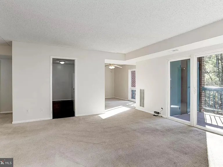 11841 Shire Ct #11 — Photo 2