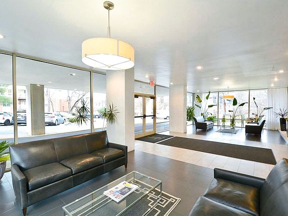 3rd image of 1210 N Taft St APT 305