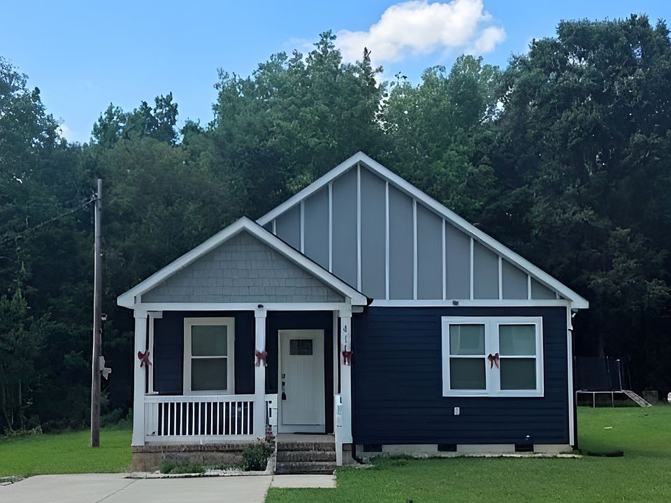 1st image of 424 Queens Rd