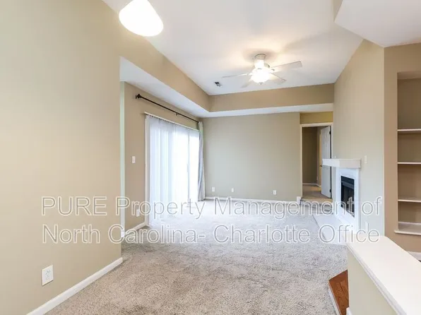 1109 E Morehead St, Charlotte, NC