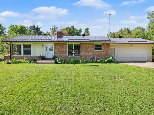 715 Hanna Rd, Tay Valley, ON K0H 2B0