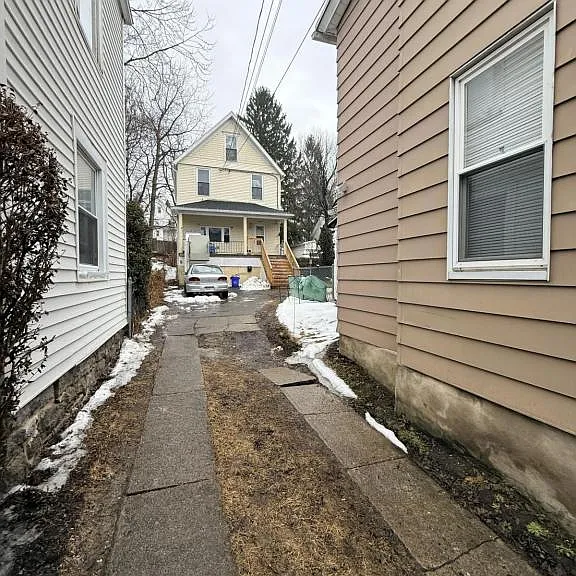 1422 Penn Ave #1 — Photo 4