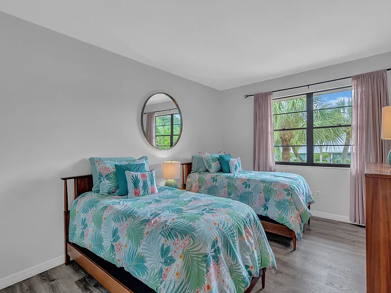 1445 Treasure Cove Ln — Photo 22