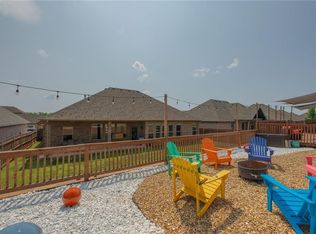 2108 Valley Holw, Norman, OK 73071