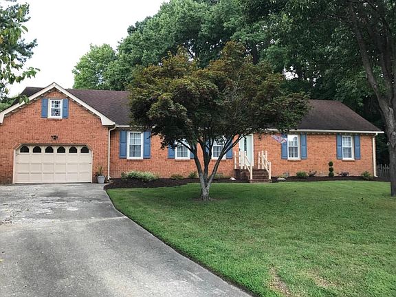 3rd image of 509 Thorn Rose Ct