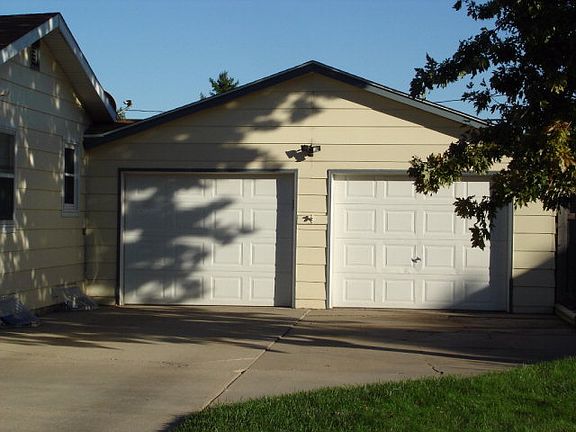 3rd image of 2439 Del Monte Ave