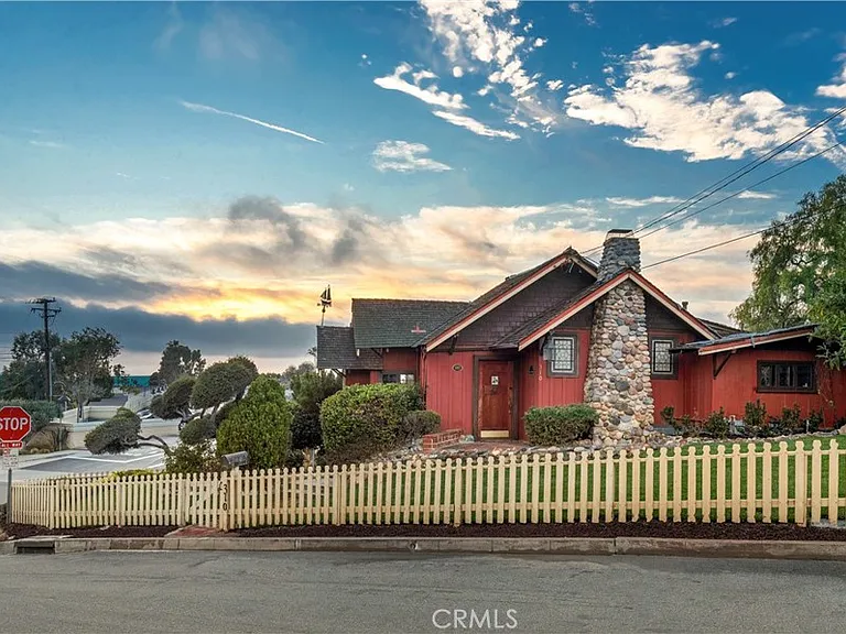 310 Hawthorne Rd — Photo 2