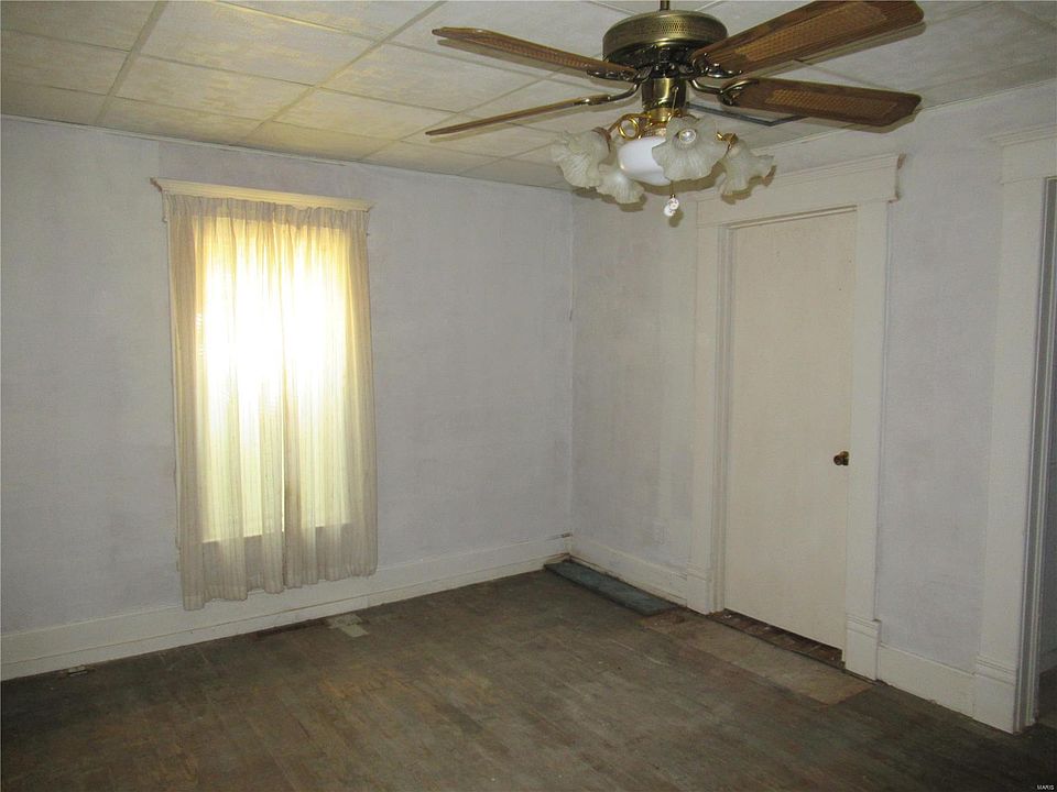 21534 Benton St, Thompsonville, IL 62890 Zillow