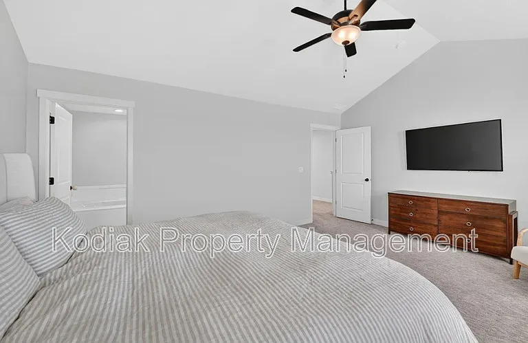979 W Shoreline Dr — Photo 14