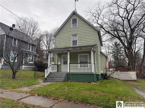 27 18th St, Jamestown, NY 14701