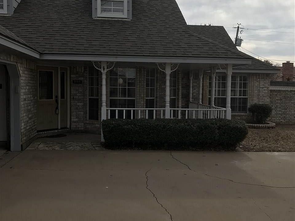 1st image of 809 Arapaho Dr