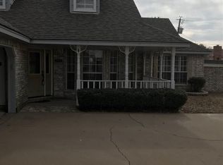 809 Arapaho Dr, Burkburnett, TX 76354