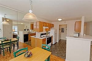 4th image of 202 Evergreen Pl