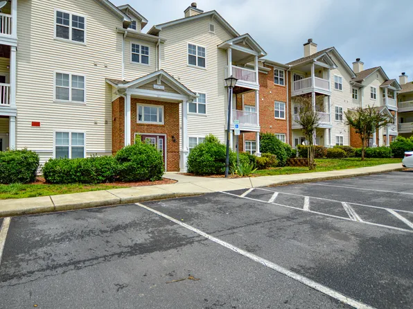 9823 Hyde Glen Ct, Charlotte, NC 28262