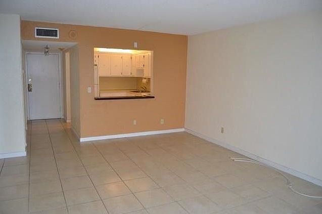2nd image of 13499 Biscayne Blvd APT 1003