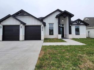 729 Saint Vincent Dr, Alamo, TX 78516