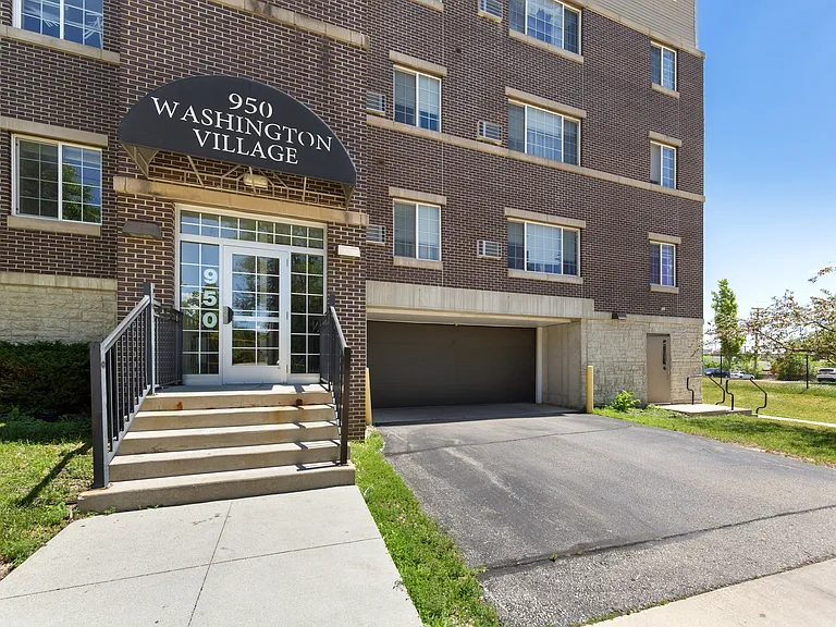 Washington Village West — Photo 6