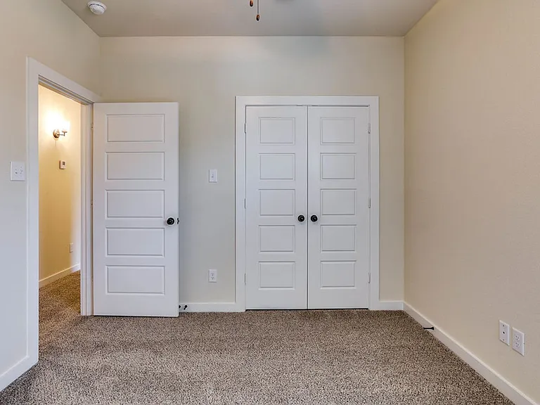 648 Blackland Dr — Photo 18