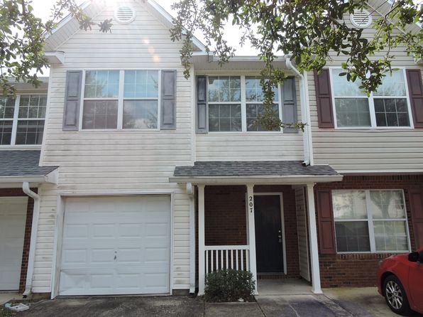207 Swaying Pine Ct