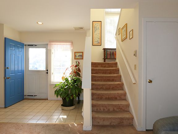 3rd image of 179 Fairway Dr #U179