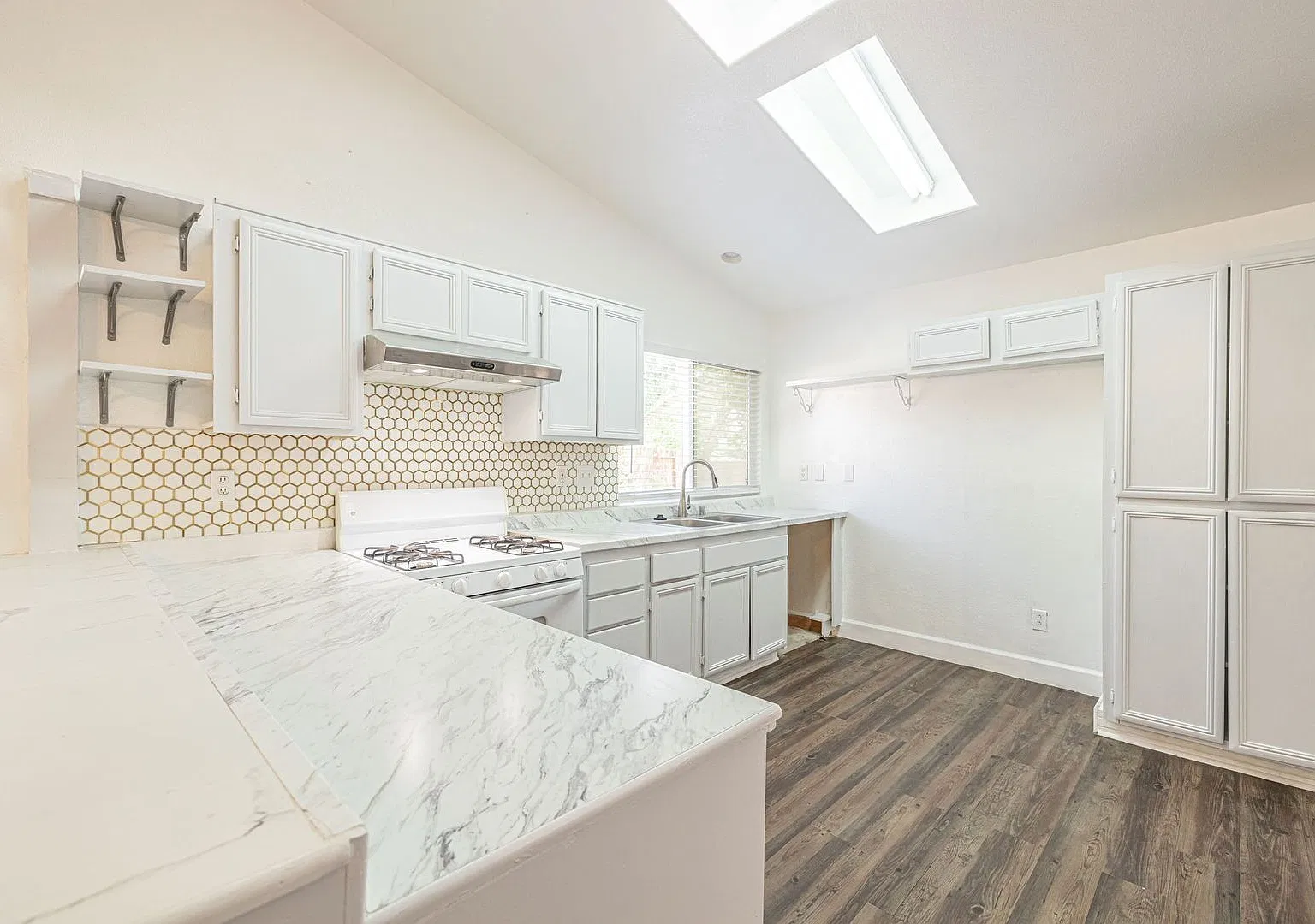 004- 43417 & 43419 Mahogany St — Photo 2