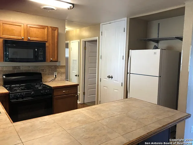 151 Ranch Valley Dr — Photo 4