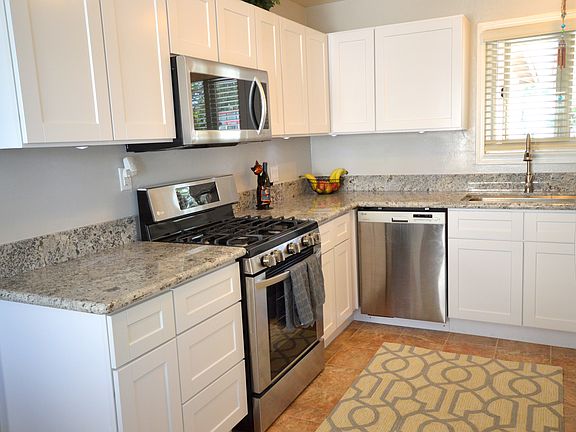 5th image of 623 Wales Dr