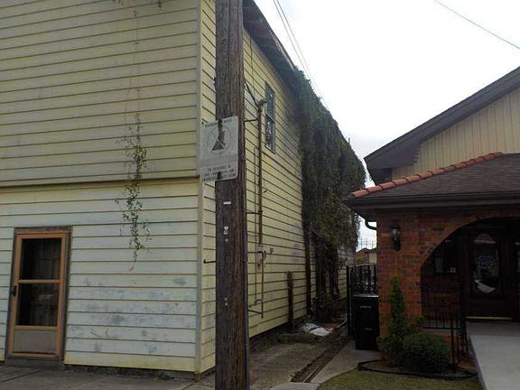 4th image of 915 Newton St