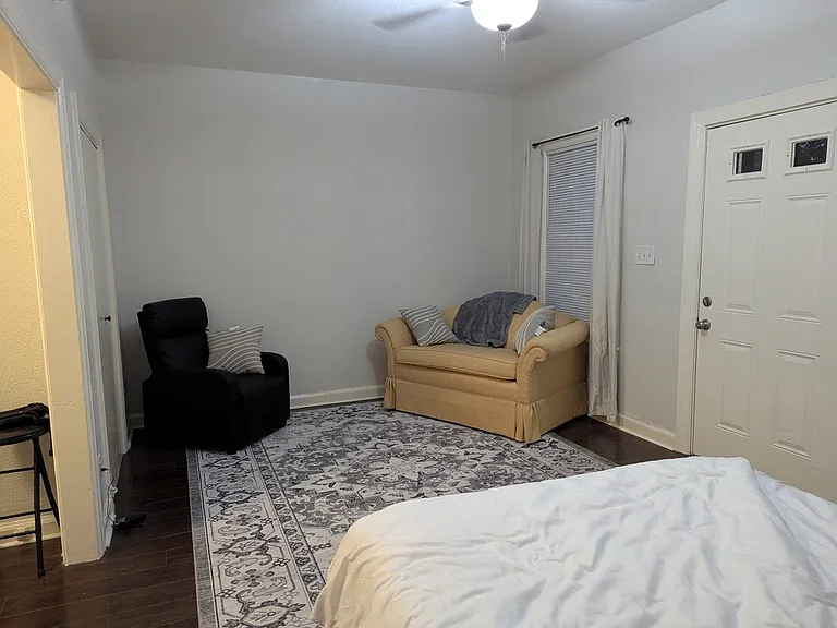 209 E Rosewood Ave #2 — Photo 4
