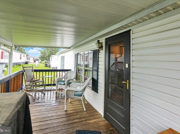 104 Silver Wind Ct S, Lancaster, PA 17603