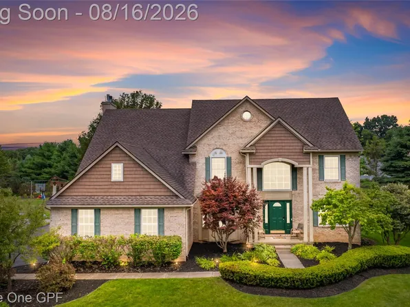 8922 Redstone Dr, Pinckney, MI 48169