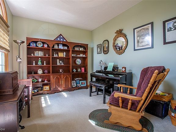 5th image of 2051 Stone Hedge Ln