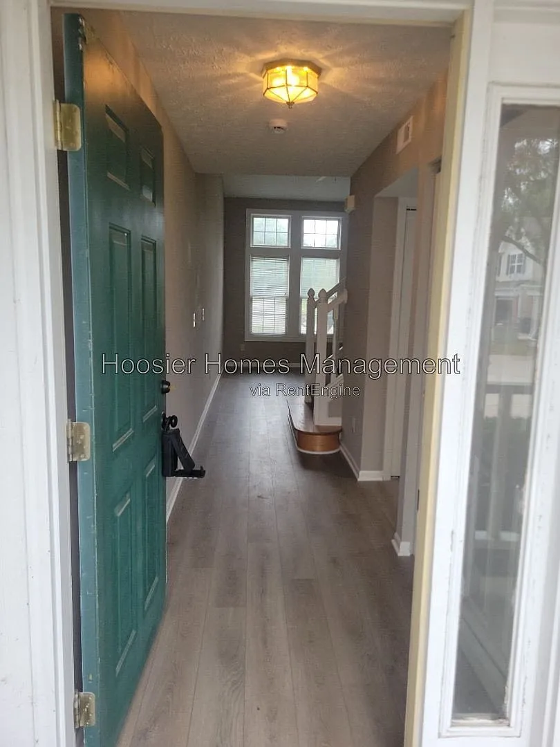 2 bed, 1.5 bath, $1,400 — Photo 3