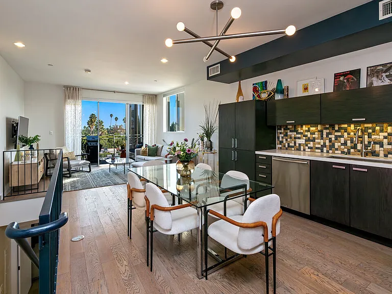 751 N Fairfax Ave #12 — Photo 2