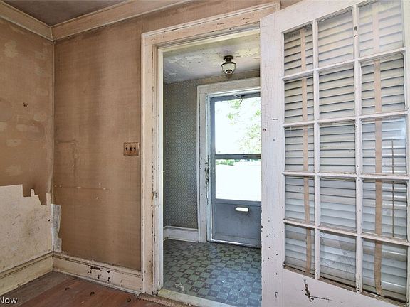 2nd image of 3097 Becket Rd
