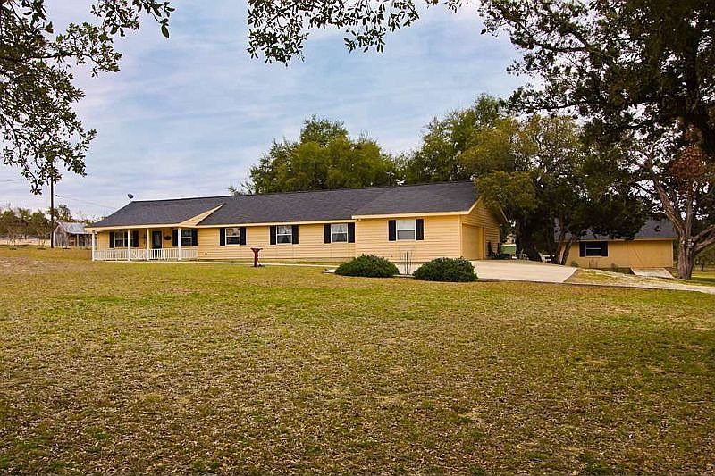 1st image of 212 Mesquite Trl