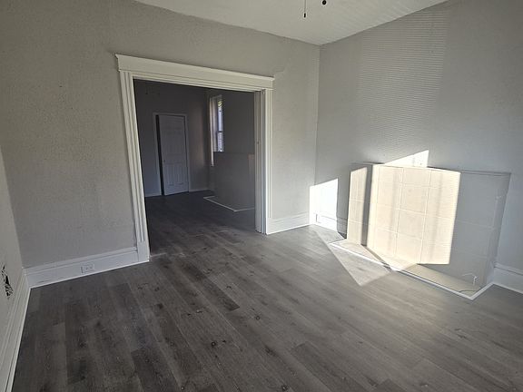 3rd image of 3965 Ashland Ave #1F