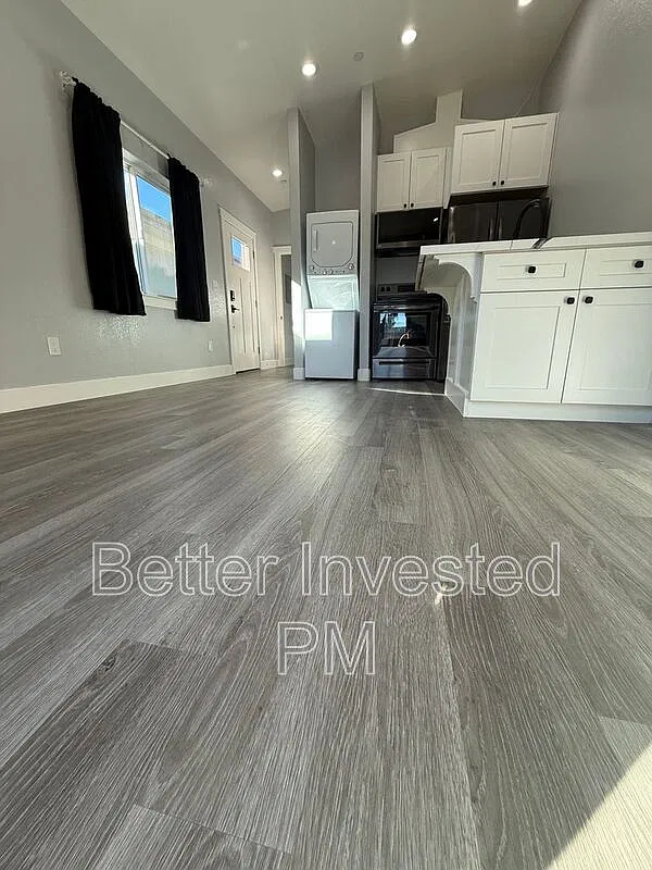 1 bed, 1.0 bath, $2,350 — Photo 2