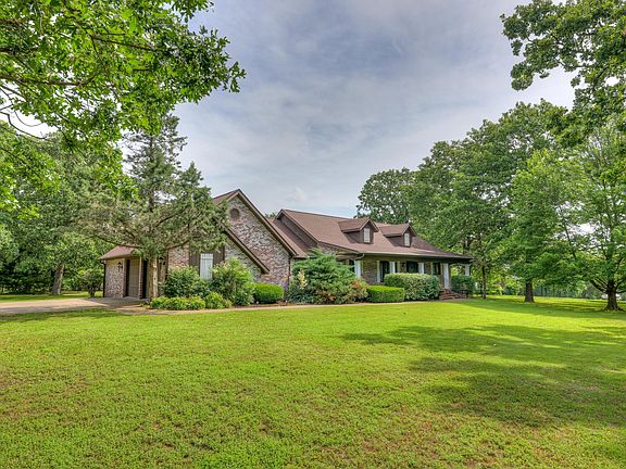 4th image of 1330 Stoneledge Lane