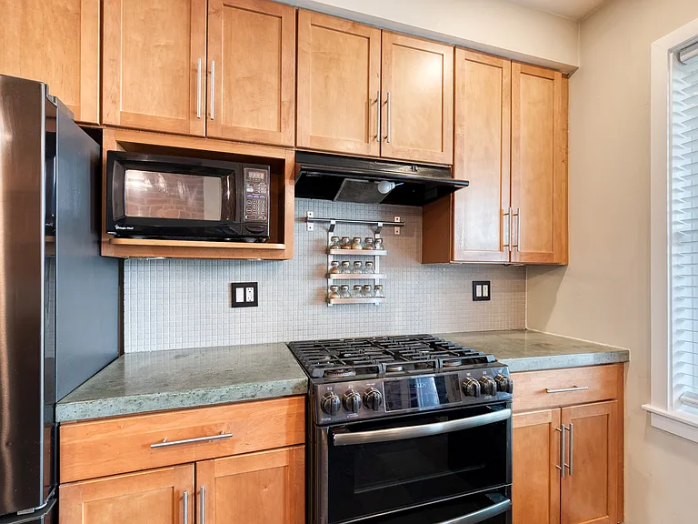 112 N Streeper St — Photo 9