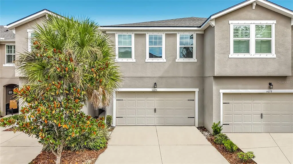 3 bed, 2.5 bath, 2281 sqft, $3,200 — Photo 1