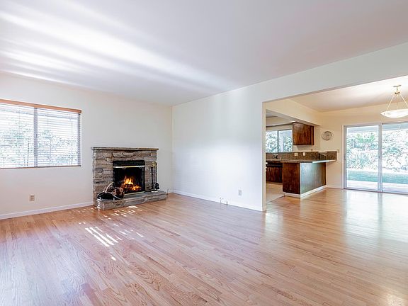 2nd image of 2307 Manzanita Ln