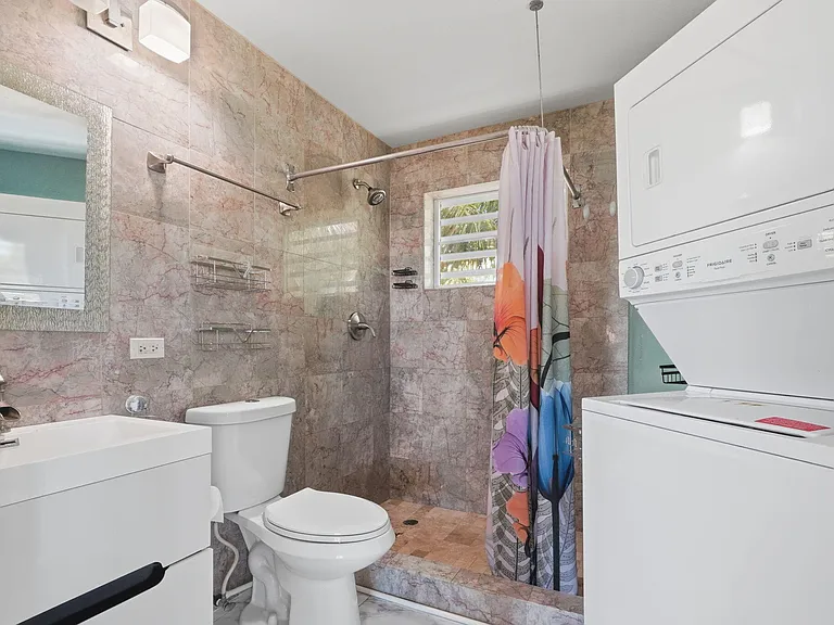 86 Enfield Green Est — Photo 8