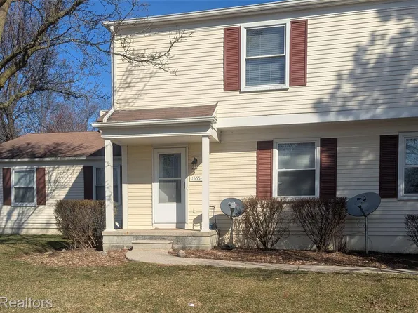 1555 Mariner Dr, Walled Lake, MI 48390