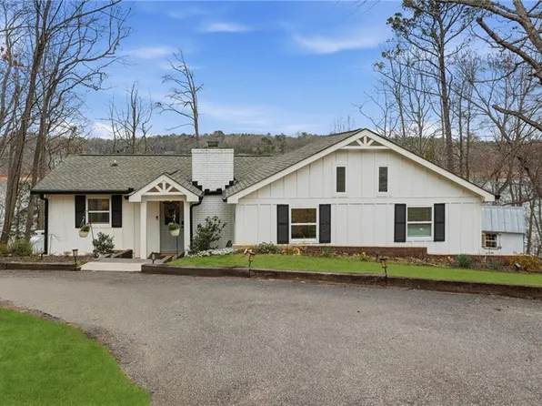 214 Sugar Cane Dr, Hartwell, GA 30643