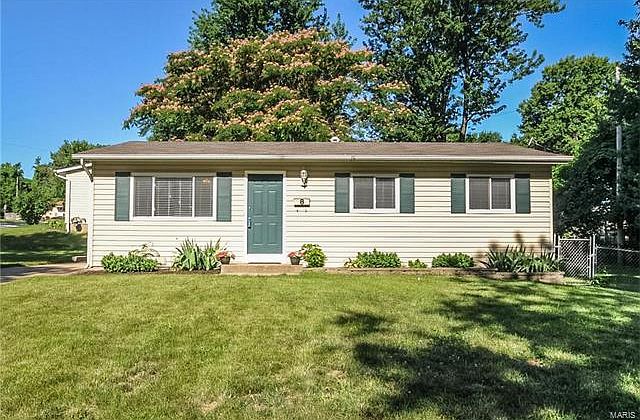 2nd image of 8 Ville Teresa Ln