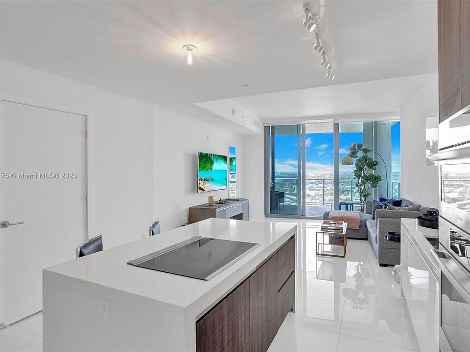 1st image of 851 NE 1st Ave #2900
