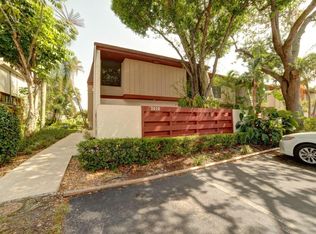 3012 Lakewood Ln, Hollywood, FL 33021