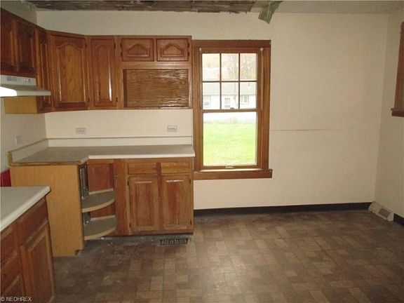 5th image of 1361 E 342nd St